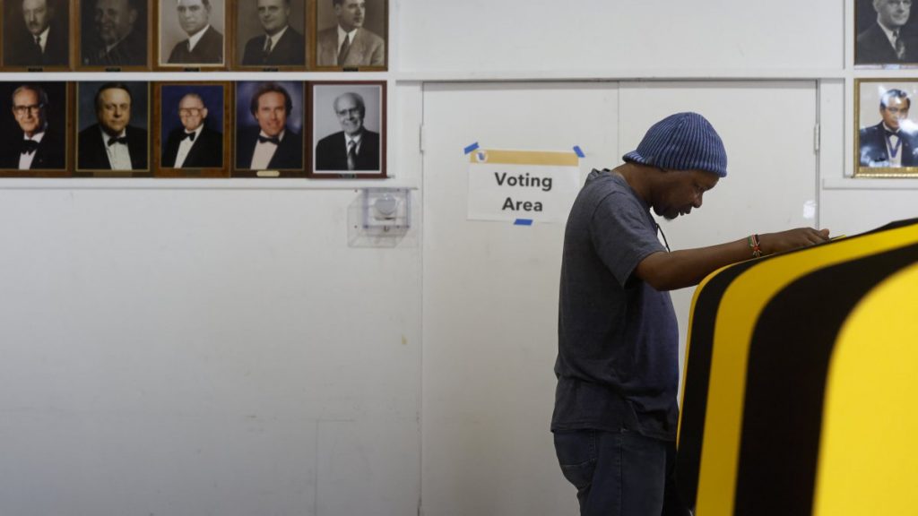 Candidates for LA mayor and California governor make weekend push